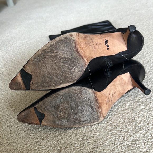 Black leather boots. Size 7 1/2 . Lots of life left in them. - Picture 7 of 8